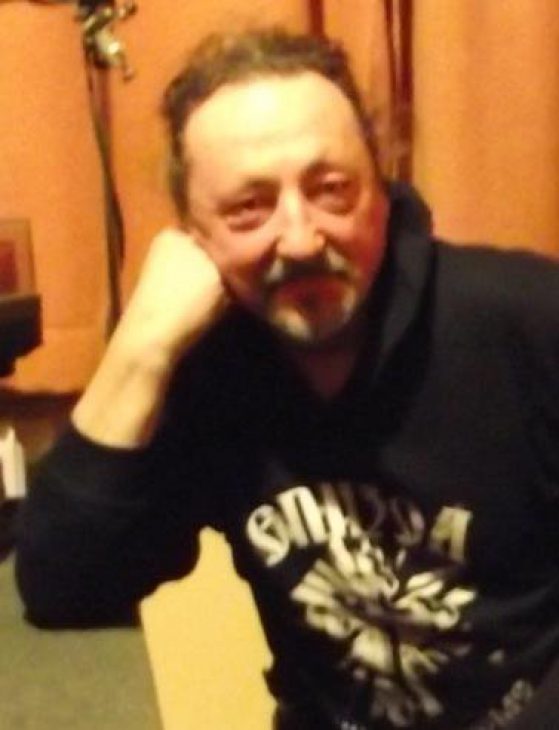 Мони от група 