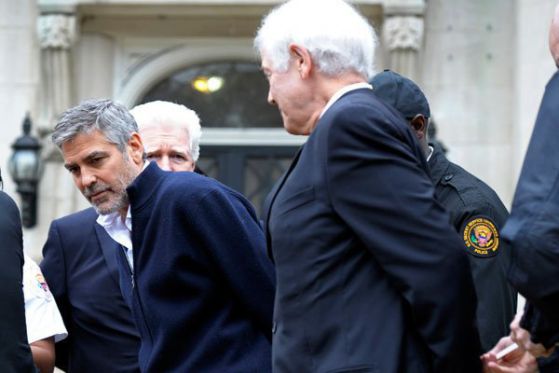 Джордж Клуни престоя няколко часа в затвора, излезе срещу гаранция от $100