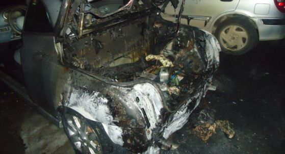 Колата на Гатева взривена от обожател във Фейсбук