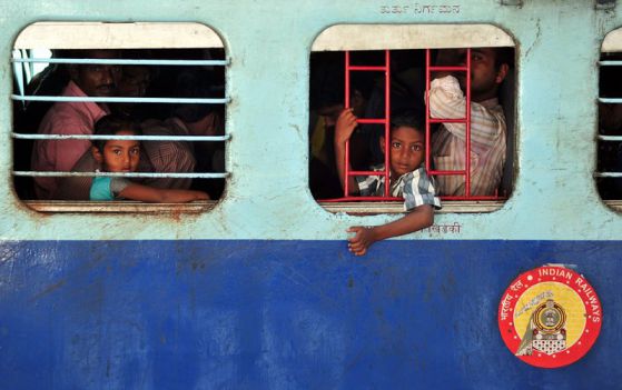 15 загинали след катастрофа на влак в Индия