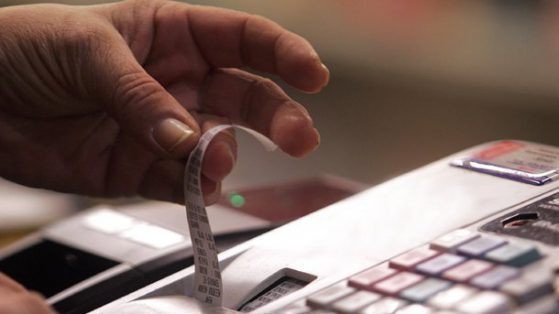 Всички касови апарати в страната вече са свързани дистанционно с НАП. Снимка: БГНЕС