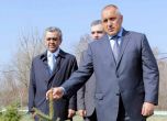 Премиерът Борисов посади дръвче до Музея на арменския геноцид Ереван. Снимка: government.bg