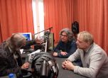 Румен Бояджиев, Иван Лечев (в дъното) от ФСБ и водещият Емо Братанов в студиото на OFFRoad Radio. Снимка: Сергей Антонов