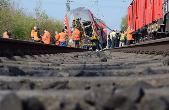 Трима души загинаха в тежка катастрофа с влак в Германия. Снимка БГНЕС.