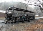 Автобусът е напълно изгорял, 32-та пътници обаче са невредими. Снимка: БГНЕС, Архив