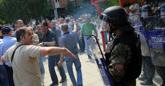Хиляди албанци на протест в Скопие: Не сме терористи