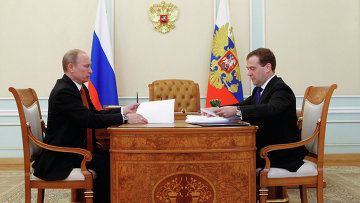 Владимир Путин и Дмитрий Медведев. Снимка: Reuters