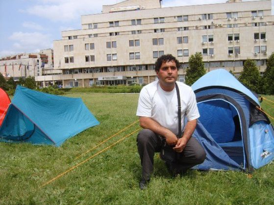 Стефан Атанасов - първият предприел гладна стачка работник на ОЦК-Крджали. Снимка: БГНЕС