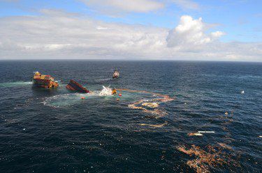 Турски кораб се преобърна в Йонийско море