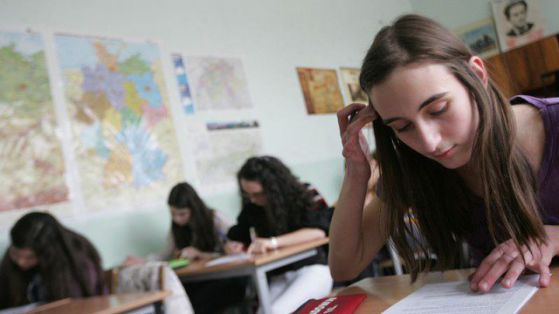 Над 7600 седмокласници влизат в гимназиите в София