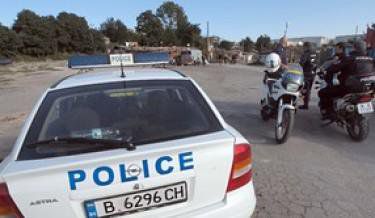 Двама роми задържани след спречкване в Петрич
