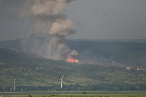 Склад с боеприпаси се взриви край село Лозенец във вторник.Снимка БГНЕС.