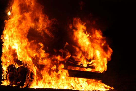 Запалиха кола в столичния квартал „Младост”