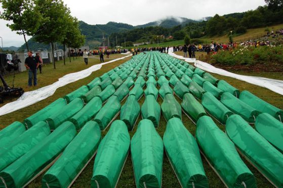 Босна осъди четирима за клането в Сребреница 