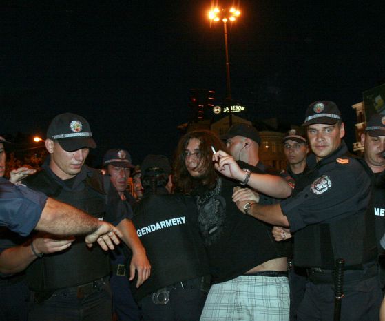 Осем души са задържани след протестите
