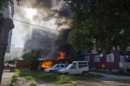 Деца подпалиха 5 гаража, 2 коли и покъщнина в Търговище