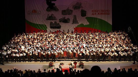 333-те български гайди станаха световен рекорд в Книгата на Гинес. Снимка: БГНЕС