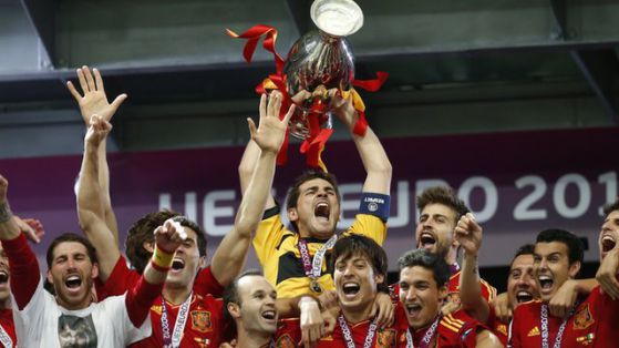 "Червената фурия" прегази Италия и грабна трофея на Евро 2012