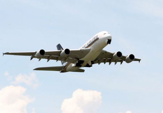 Руски самолет за Бургас кацна аварийно в Москва