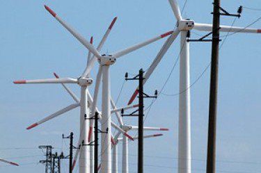 Стойнев: С таксата върху зеления ток ще се плащат енергийни помощи