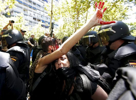 76 ранени при протест в Испания (снимки) 
