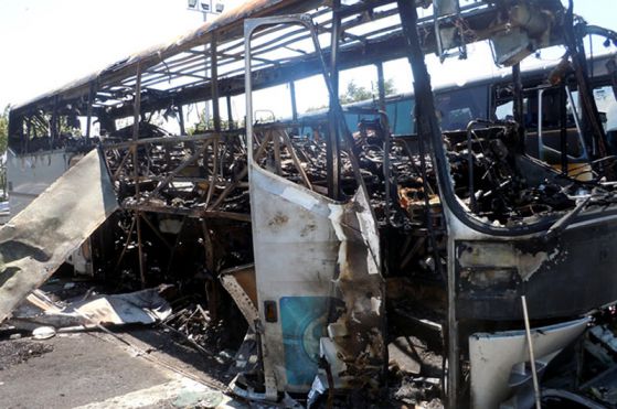 Взривеният автобус в Бургас (снимки)
