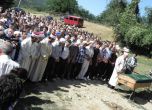 Погребението на Мустафа Кьосев, загинал в бомбения атентат на летище Сарафово в Бургас. Снимка: БГНЕС