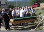 Погребението на Мустафа Кьосев, загинал при бомбения атентат на летище Сарафово в Бургас. Снимка: БГНЕС