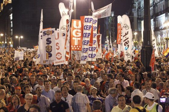 Хиляди протестират срещу икономиите в Мадрид