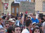 Байкъри и туристи връчват писмо на Фандъкова