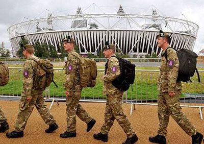 Великобритания мобилизира още военни за Олимпийските игри 