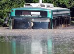 Авария на ВиК на Варненското дружество потопи автобус. Снимка: БГНЕС