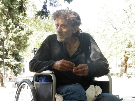 Доброволци във Facebook спасиха бездомник с гангрена