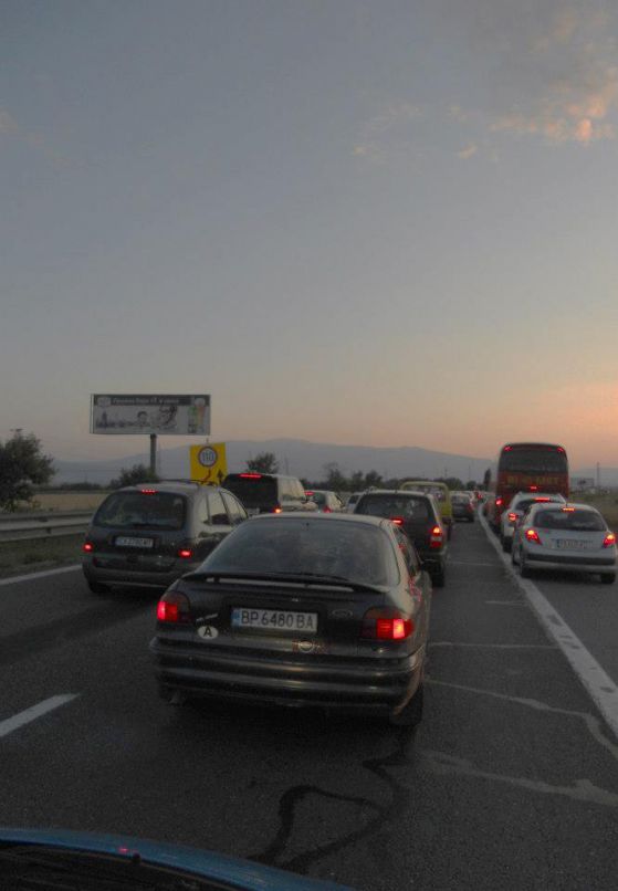 15 км задръстване на входа на София заради ремонт