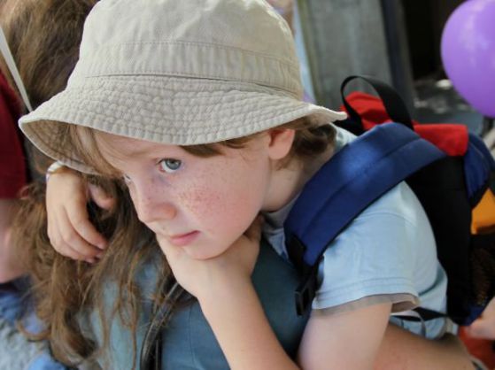 Няма да глобяват родители на 5-годишни извън училище в София