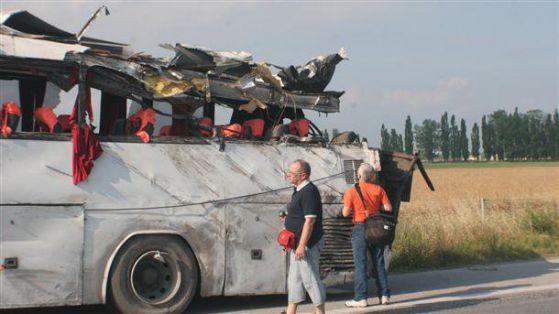 Катастрофиралият автобус на магистрала 