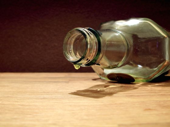 Заловиха виновниците за отровния чешки алкохол