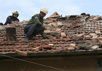 Търсят се доброволци за ремонт на пострадалите къщи от труса в Пернишко