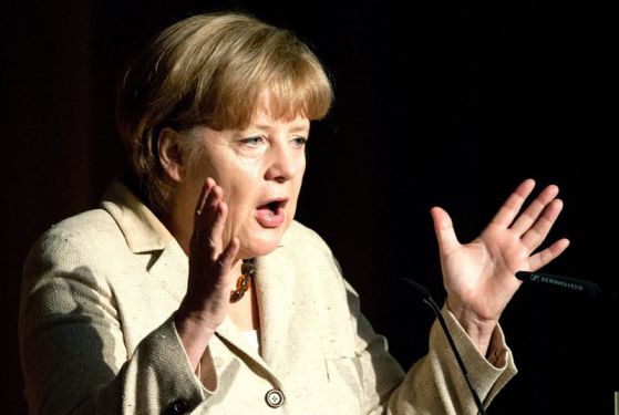 Рейтингът на Меркел скочи рекордно