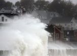 16 мъртви, градове под вода, милиони без ток заради урагана в САЩ (снимки и видео)