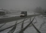 Десетки автомобили блокирани край Варна заради снега