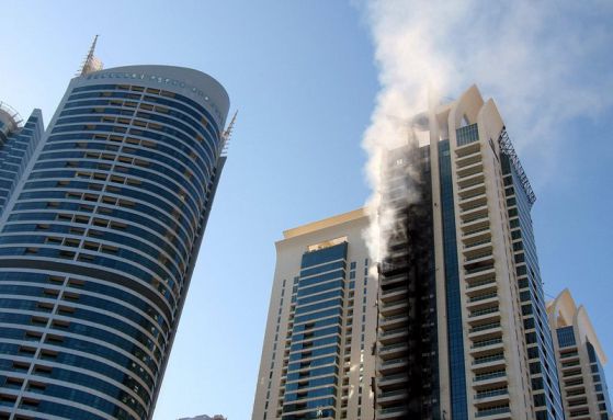 Пожар на 34-етажна сграда в Дубай, Снимка: ЕПА