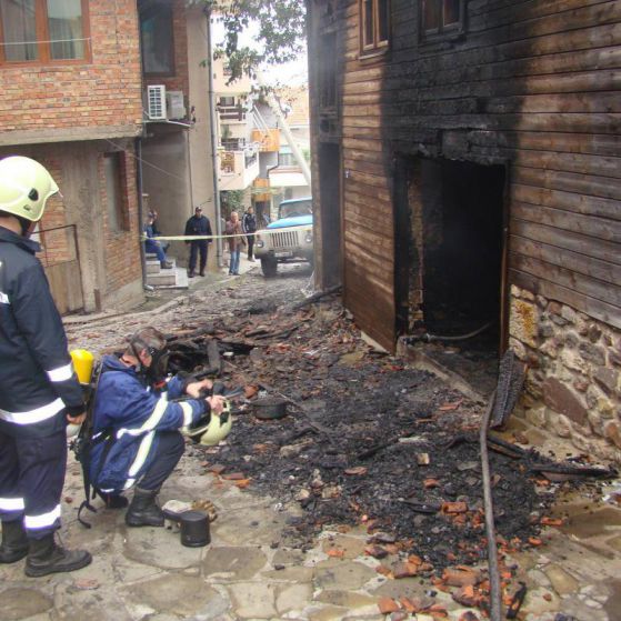 Изгорялата къща в Созопол. Снимка: ОДМВР-Бургас