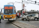 Трамвай премаза джип в София. Снимка: Сергей Антонов  