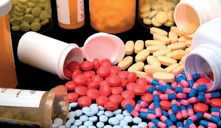 Здравното министерство замразява за година цените на лекарствата без рецепта