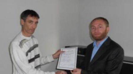 Атанас Михайлов (вляво), който е приел исляма . Снимка: Главно мюфтийство