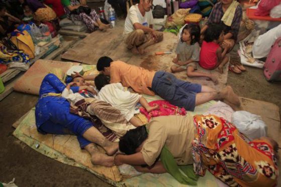 Евакуираха 40 000 филипинци заради тайфун