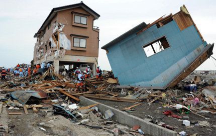 Кадри от опустошителното цунами от март 2011 г. СНИМКА: ЕПА/БГНЕС