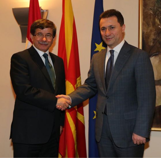 Ахмед Давутоглу и македонският премиер Никола Груевски. Снимка: Министерство на външните работи на Турция