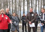 Цецка Цачева и скандалната депутатка Вяра Петрова оглавиха протеста в Банско